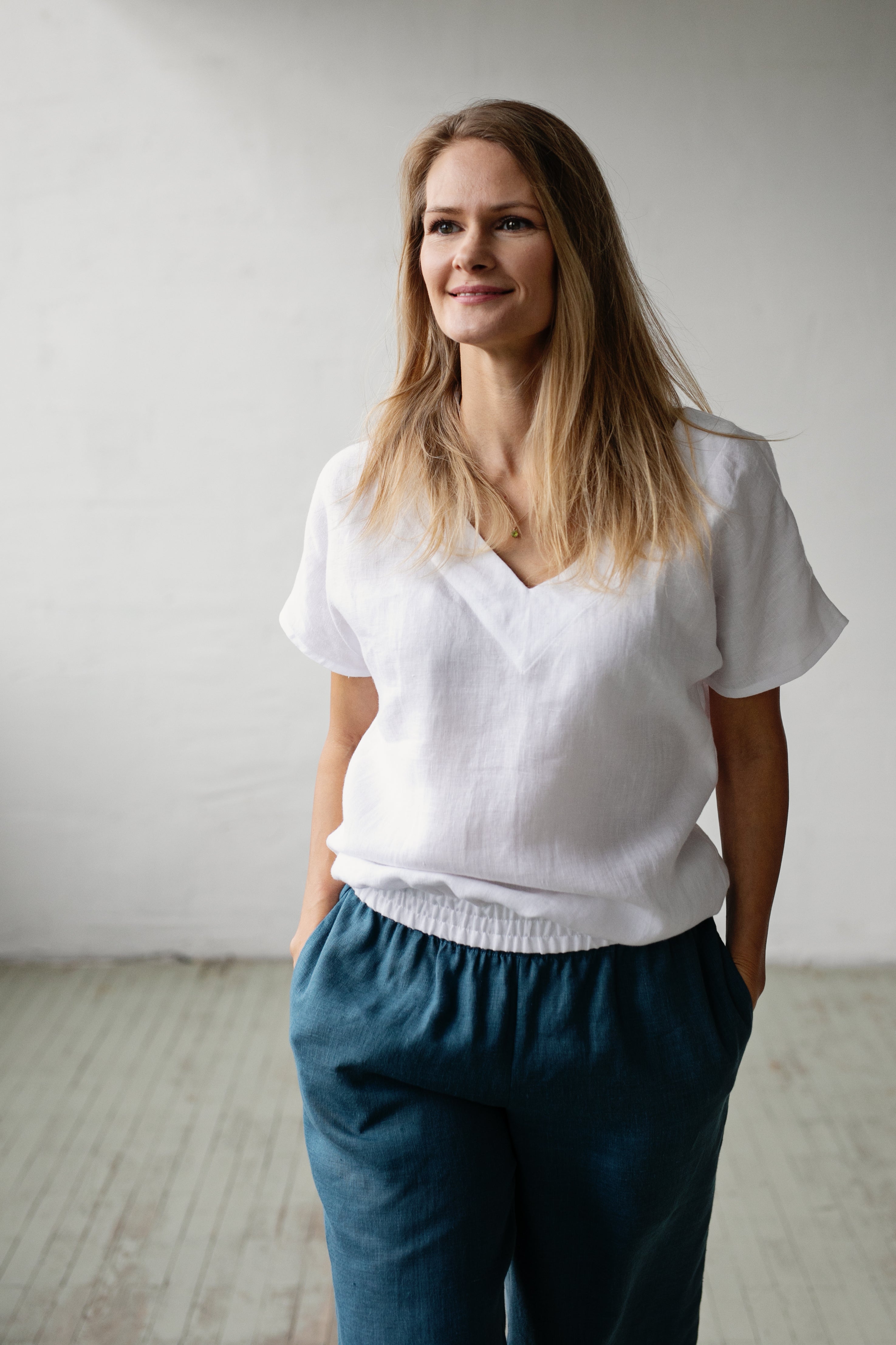 Easy Sewing Pattern for beginners - V-Neck Blouse  | Sizes XS-2XL